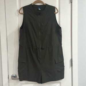 Old Navy shorts romper, size L